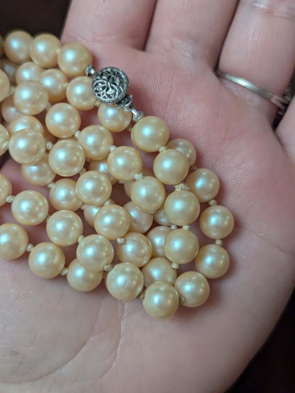 Vintage Faux pearl necklace 30 inch - Picture 5 of 5
